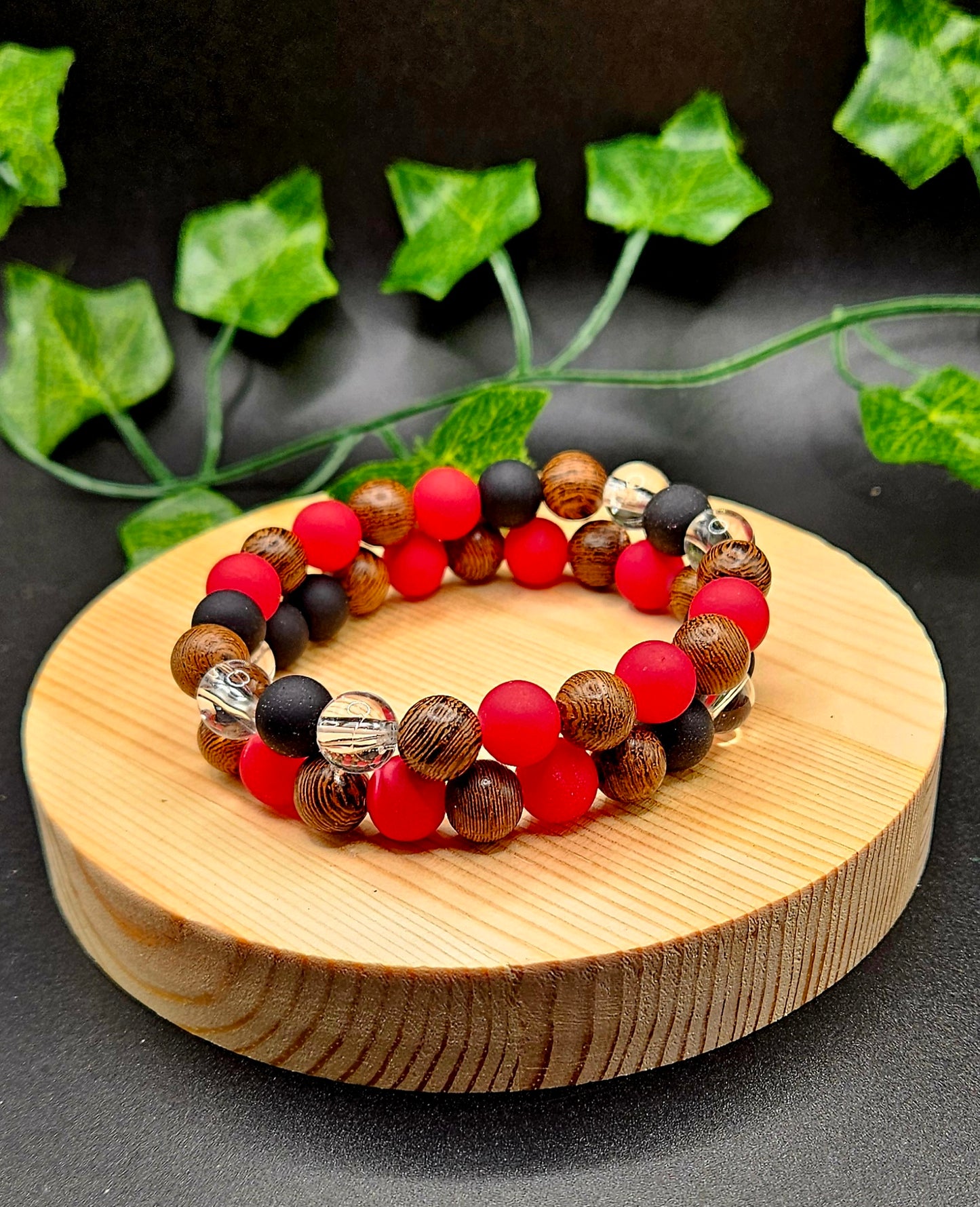 Matted Red/Black w/wood Beads 2pcs 10mm